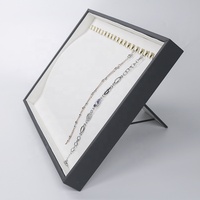 Haute qualité en cuir bijoux organisateur plateau boutique affichage conteneur pour colliers bagues boucles d'oreilles et bracelets