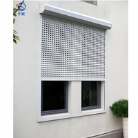 Stores enrouleurs motorisés automatiques en alliage d'aluminium sur mesure avec isolation thermique, design moderne pour villas, volet en aluminium