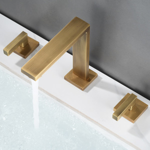 Robinet Grossiste Carré 3 Trous Double Poignées Mélangeurs De <span class=keywords><strong>Lavabo</strong></span> Robinet En Laiton Brossé Or Mélangeur D'eau Chaude Et Froide - Product Image 4