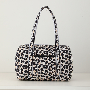 Sac de voyage matelassé en polyester à imprimé léopard, grande capacité, vente en gros - Product Image 5