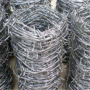 Fil barbelé galvanisé de 1,8 mm de diamètre, très vendu, efficace et durable pour clôtures de bétail, longue durée de vie, économique - Product Image 5