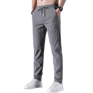 Pantalon cargo décontracté léger taille haute pour homme - Pantalon long droit en soie glacée pour le printemps et l'automne - Product Image 1
