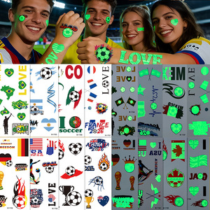 Pegatinas <span class=keywords><strong>de</strong></span> Tatuajes Temporales Impermeables que Brillan en <span class=keywords><strong>la</strong></span> Oscuridad 2026 para <span class=keywords><strong>Bandera</strong></span> Nacional <span class=keywords><strong>de</strong></span> EE. UU., Canadá y México, Juegos <span class=keywords><strong>de</strong></span> Fútbol, Cuatro Colores - Product Image 1