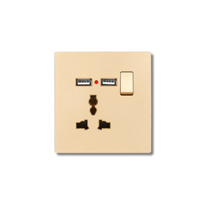 Enchufe de pared Abu con 3 tomas, con puertos USB dobles, un enchufe universal y un interruptor integrado para un suministro de energía fluido y eficiente. - Product Image 3