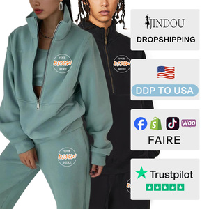 Tuta Invernale Comoda in Pile con Logo Personalizzato, Set da 2 Pezzi Alla Moda in Taglie Forti con Felpa con Mezza Zip e Pantaloni - Product Image 2