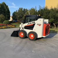 Chargeuse compacte sur pneus 7070 à moteur diesel, 2800 kg, avec cabine climatisée, haute efficacité 4-en-1 pour l'agriculture, l'aménagement paysager et la foresterie