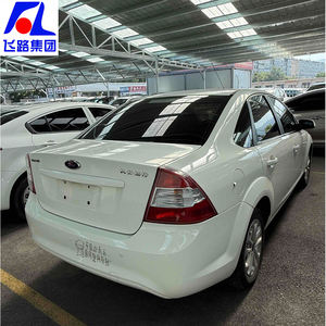 <span class=keywords><strong>Ford</strong></span> <span class=keywords><strong>Focus</strong></span> <span class=keywords><strong>2014</strong></span>, berline classique, 1.8L, boîte de vitesses manuelle, prix bas, 5 places, conduite <span class=keywords><strong>à</strong></span> gauche, intérieur foncé, sièges en tissu, pneus R17 - Product Image 3