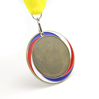 Médailles de récompense en métal à rayures rouges, bleues et blanches, vierges, pour la course, personnalisables, pour le sport, vente en gros