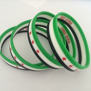 Bracelet en caoutchouc de silicone de gros OEM drapeau couche tricolore <span class=keywords><strong>ensemble</strong></span> nous pouvons pour la Syrie - Product Image 5