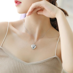 Collar con Colgante de Acero Inoxidable en Forma de Corazón Abrible con Marco para Foto, Regalo para el Día de la Madre, Venta al Por Mayor - Product Image 6