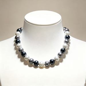 FYXL1226 Collar Clásico de Plata de Ley 925 con Cadena de Perlas de Imitación, Gris Vintage, Hecho a Mano, con Cuentas Blancas y Negras - Product Image 1