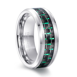 Bague en carbure de tungstène 8 mm avec incrustation en fibre de carbone verte, bijoux de mode pour homme, cadeau - Product Image 1
