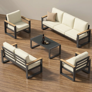 Conjunto de Sofás de <span class=keywords><strong>Exterior</strong></span> de Estilo Industrial, Muebles de Terraza de Aluminio Resistente a la Oxidación, Sofá Cama con Detalles de Madera Compuesta Resistente - Product Image 1