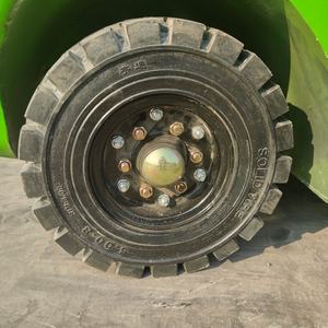 Montacargas Eléctrico Contrapesado de 2 Toneladas con Motor AC, Batería y Altura de Elevación de 4.8m para Uso en Fábrica - Product Image 3