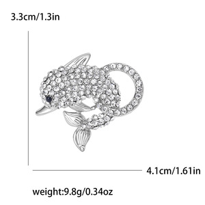 Broche de delfín nuevo y elegante para hombre y mujer con bonitos diamantes de imitación, accesorio de moda para compromiso de fiesta de boda, aleación hecha principalmente - Product Image 2
