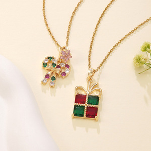 Collar con Colgante Navideño Chapado en Oro de 18K, Adorno de Árbol y Gorro de Santa Claus con Esmalte y Circonitas, Joyería para <span class=keywords><strong>Mujer</strong></span> - Product Image 3