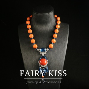 Nuova Collana Vintage con Ciondolo a Nappa Stile Industriale e Perline, Gioiello da Donna Elegante e Versatile in Stile Antico - Product Image 1