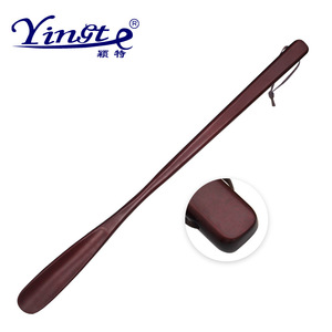 Yinste Calzador de Madera con Mango Largo de 54 cm para Facilitar el Calzado, Colores Rojo Natural y Negro - Product Image 5