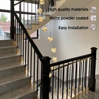 Nouvelle conception de garde-corps d'escalier en aluminium de luxe, art déco, escalier intérieur de villa, décoration de la maison