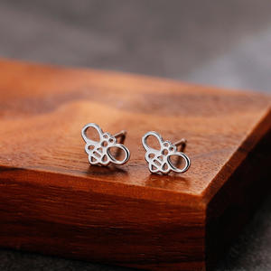 E1906 Orecchini a farfalla in lega di zinco color oro rosa, gioielli unisex alla moda e carini - Product Image 6