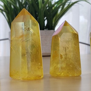 คริสตัลโฮล่า ควอตซ์สีเหลืองออร่าขัดเงา รูปทรงหอคอย ขนาด 5-9 ซม. ของตกแต่งบ้าน สำนักงาน ห้องนอน ตามหลักฮวงจุ้ย เสริมสิริมงคล สร้างบรรยากาศผ่อนคลาย ตามเทรนด์แฟชั่น - Product Image 3