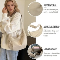 Tas Selempang Wanita BSCI GRS Desain Setengah Bulan Kapasitas Besar Dompet Dumpling Poliester Ringan Tahan Air untuk Luar Ruangan