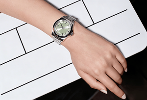 Montre mécanique automatique avec marqueurs lumineux, bracelet en acier inoxydable pour homme, idéale pour le bureau, les occasions décontractées et les trajets quotidiens - Longinesing - Product Image 3