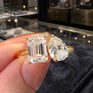 แหวนหมั้นและแต่งงานแบบ Toi Et Moi ประดับมอสซาไนต์ทรงลูกแพร์สีใส ชุบทองคำขาว 18K เงินแท้ 925 - Product Image 1