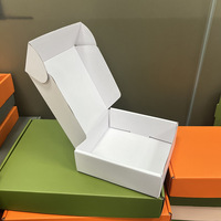 Dossiers d'expédition en carton recyclable avec logo personnalisé imprimé, emballage pliable en carton ondulé pour chaussures, vêtements et chaussettes