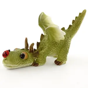 Ed11282a Miniatuur Sprookjesachtige Tuin & Terrarium Decor Mini Draak Spelen Met Lieveheersbeestje Harsbeeld Schattig Klein Dinosaurus Beeldje