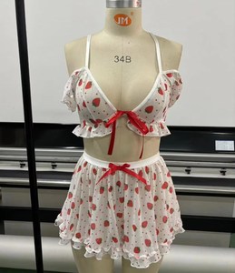 Vanfound 80003 Comodo Completo Estivo Casual con Gonna Corta, Grazioso <span class=keywords><strong>Pigiama</strong></span> con Motivo Floreale a Fragola e Inserti in <span class=keywords><strong>Pizzo</strong></span> - Product Image 6