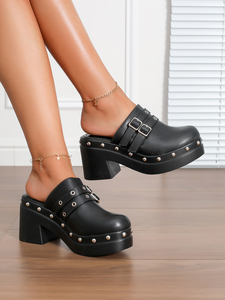 נעלי נשים עם עקבים גבוהים ורחבים, סנדלים בצבע אחיד עם אבזמי קרסול, פלטפורמה עבה וניטים ממתכת. - Product Image 2