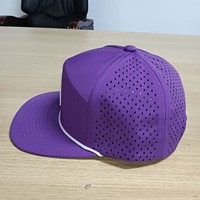 Venta al por mayor personalizado resistente al agua rendimiento deportes Gorras personalizado 5 paneles cuerda láser corte agujero Golf sombreros gorra deportiva