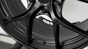Rueda de Aleación Japonesa Negra Flow Formed Rid Ria 5X108 5X112 5X114.3 5X120 para Autos de Pasajeros y Carreras, para BMW y Audi, Rin de 18, 19 y 20 Pulgadas - Product Image 5