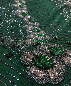 Tela de Encaje con Cuentas de Diseño Intrincado, Patrones Delicados y Textura Rica para Trajes Lehenga - Product Image 3