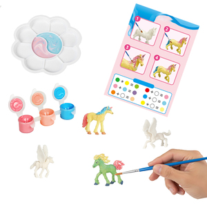 Set per Bambini Fai-da-Te per Dipingere il Proprio Unicorno |   Kit Creativo di Pittura in PVC con 4 Figure Assortite di Unicorni - Product Image 1