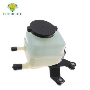 Depósito de líquido de dirección asistida Tree Of Life 44360-60210 con tapa para Toyota Land Cruiser 1998-2008 - Product Image 1