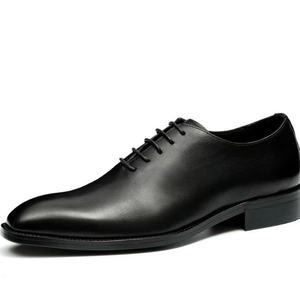 Zapatos de hombre de lujo y a la moda con cordones, combinación de colores azul y marrón, diseño de zapatos Oxford de estilo italiano. - Product Image 1