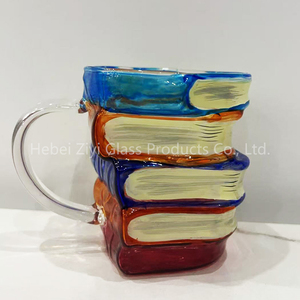 كوب زجاجي على شكل كتاب مع مقبض، كوب زجاجي أحادي الجدار مع نمط مرسوم يدويًا، كوب زجاجي ملون بتصميم جديد مخصص - Product Image 4