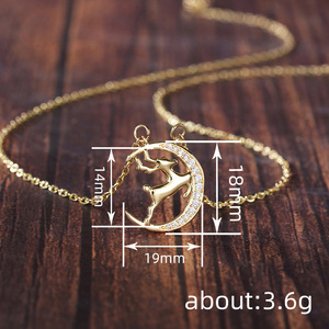 Collana con Ciondolo Luna e Renna per Donne, Gioiello Scintillante alla Moda per le Festività, Regalo - Product Image 4