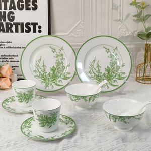 Nouveaux modèles de vaisselle en porcelaine de style européen, 10 pièces, motif lys de la vallée vert - Product Image 1