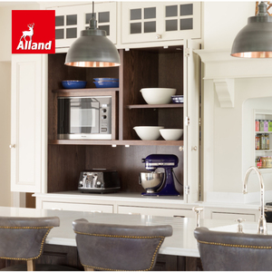 Armoires de cuisine sur mesure en bois massif avec finition laquée blanche mate de style contemporain Alland, avec porte en verre - Product Image 4