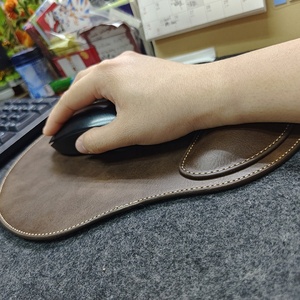 Tùy Chỉnh Da Chuột Pad Tam Giác Chuột Mat Văn Phòng Bàn Phụ Kiện Laserable Giả Da Chuột Chơi Game Miếng Đệm Với Cổ Tay Phần Còn Lại - Product Image 4