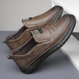 รองเท้าลำลองผู้ชาย ส้นเตี้ย พื้นยาง ทนต่อการเสียดสี รองเท้าสไตล์เดินเล่นสบายๆ - Product Image 1