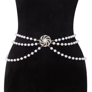 โซ่คาดเอวแฟชั่น ดีไซน์ดอกไม้ประดับมุกเทียม สีทองขาว สำหรับงานปาร์ตี้ แบบพันหลายรอบ - Product Image 2