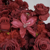 Décoration de table de mariage en gros : Centres de table floraux, boules de fleurs en soie rose bordeaux, chemins de table floraux