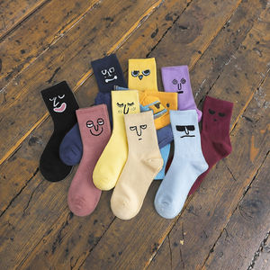 Kaus kaki pergelangan kaki wanita musim gugur grosir katun bersirkulasi kaus kaki polos desain sekolah Moticonsi satu lampu pas untuk penggunaan sehari-hari - Product Image 5