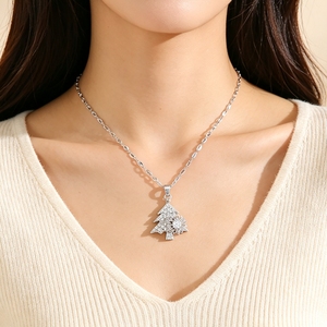 Collar de Moda con Colgante de Árbol de Navidad Dorado, Unisex, Giratorio, con Circonita Cúbica, Cadena de Acero de Titanio para Clavícula, Estilo Festivo - Product Image 4