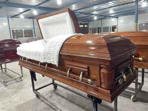 В американском стиле деревянный погребальный гроб для взрослых с бархатной внутренней тканью и золотистой фурнитурой - Product Image 2