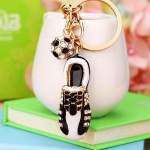 Porte-clés pendentif en métal pour homme, motif chaussures de football et baskets, avec mousqueton en alliage et zinc, orné de diamants - Product Image 4